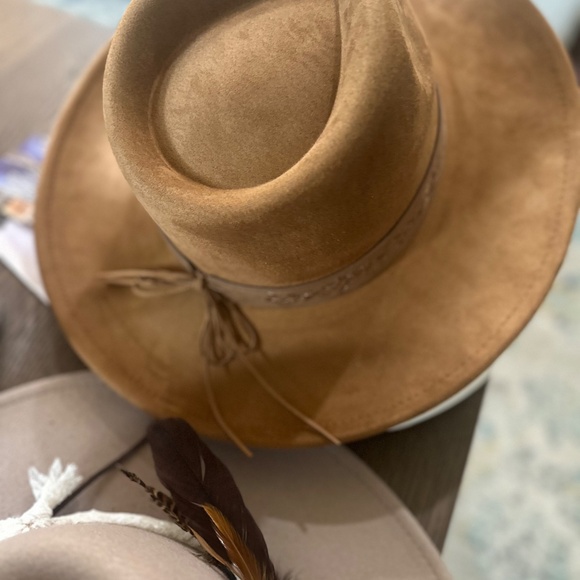 Hat - Picture 3 of 6